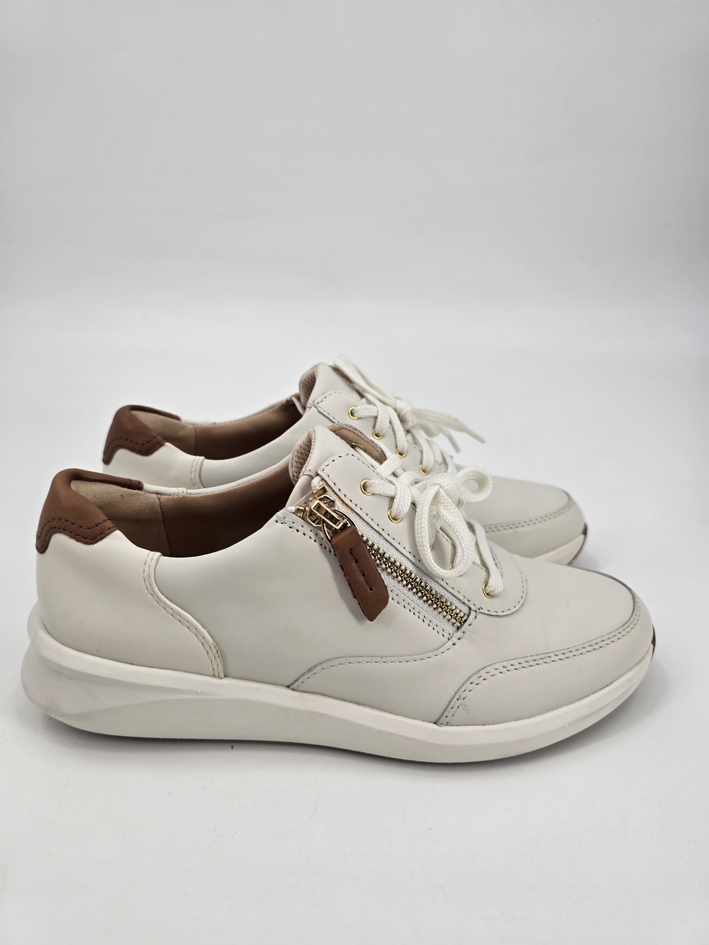 Clarks Un Rio Zip Women's Sneakers Size 6